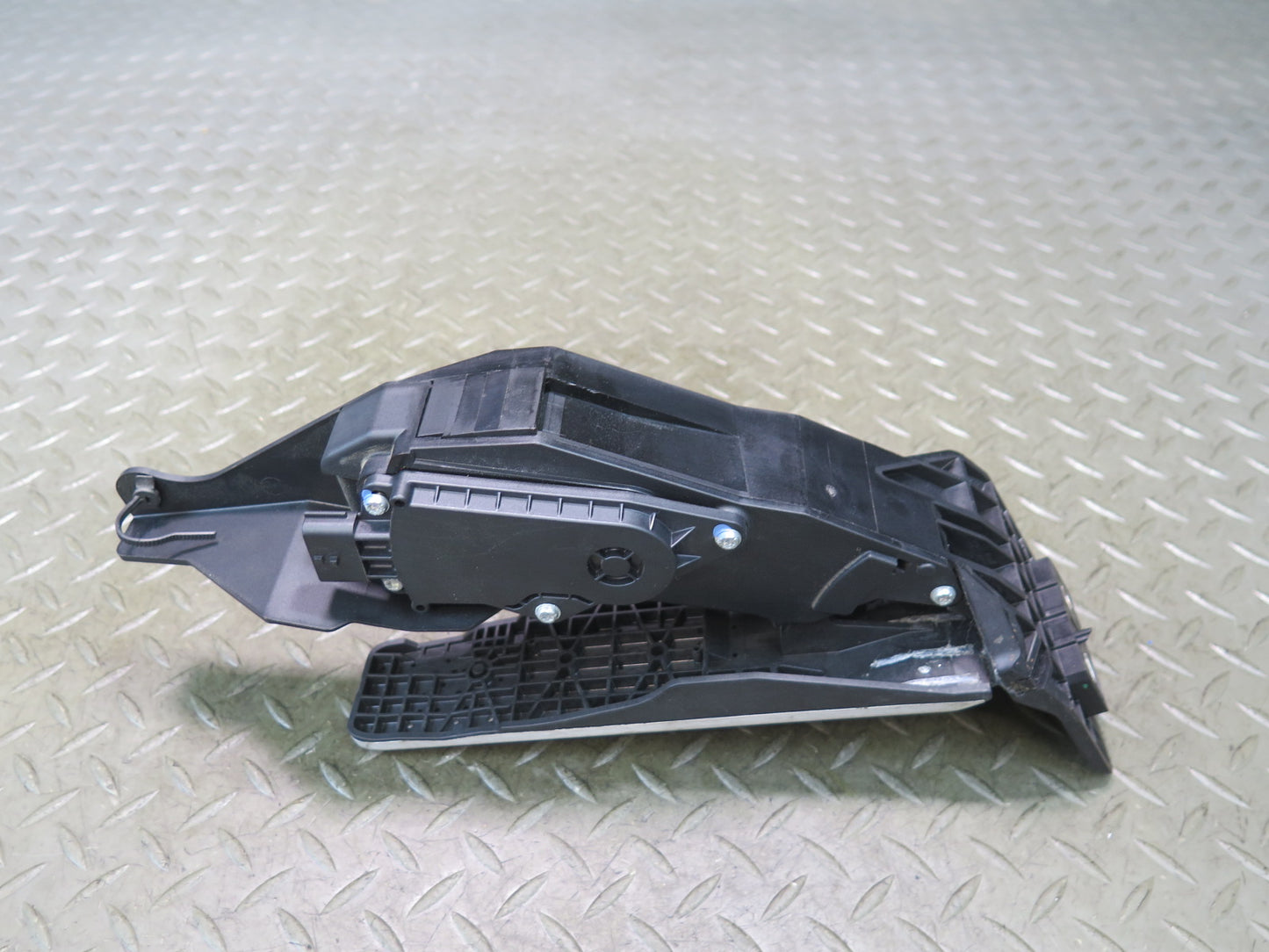 09-20 Nissan Z34 370Z Gas Accelerator Throttle Pedal Assembly 18002-1NC0C OEM