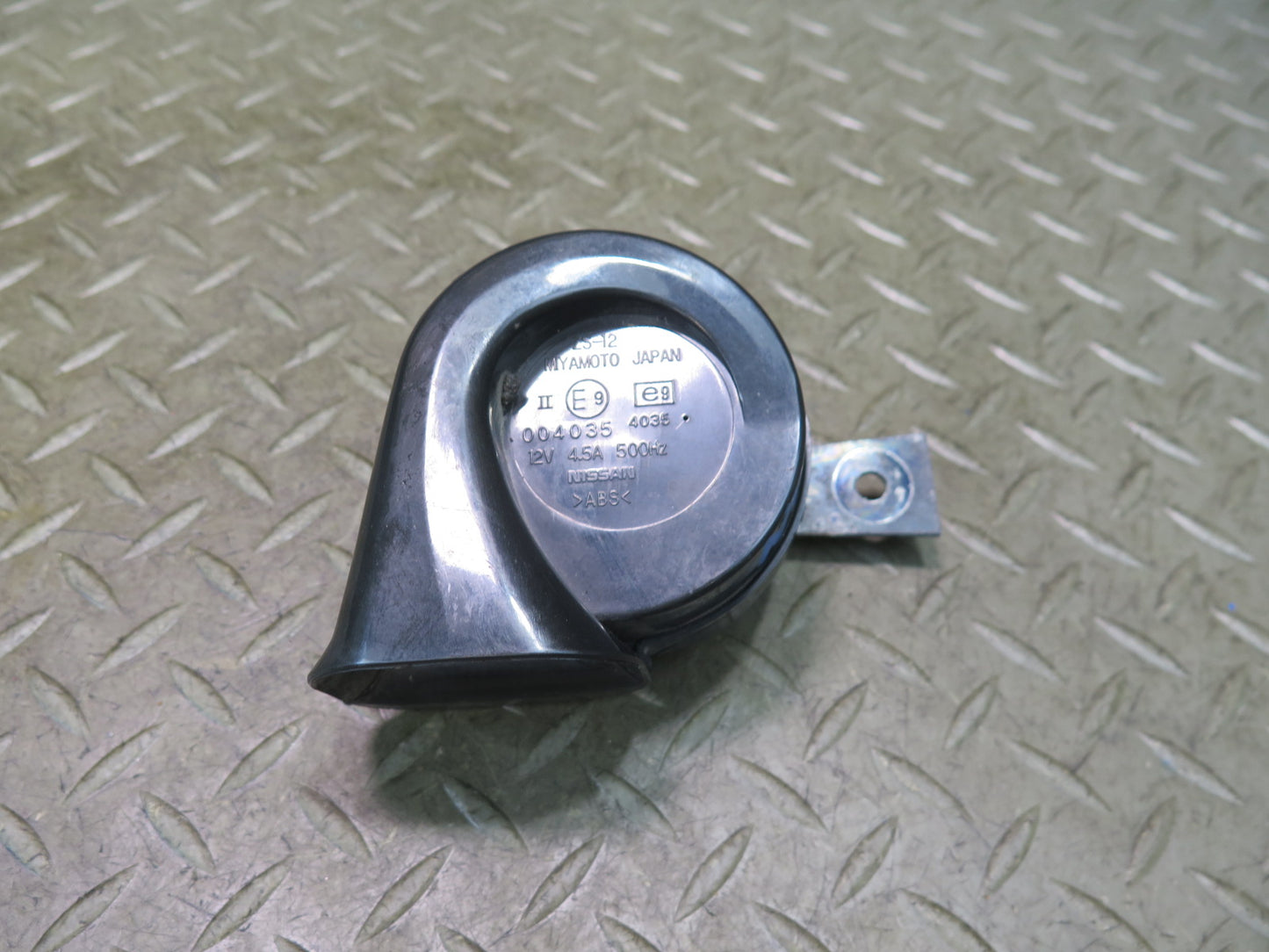 09-20 Nissan Z34 370Z Set of 2 High & Low Tone Note Pitch Horn Signal OEM