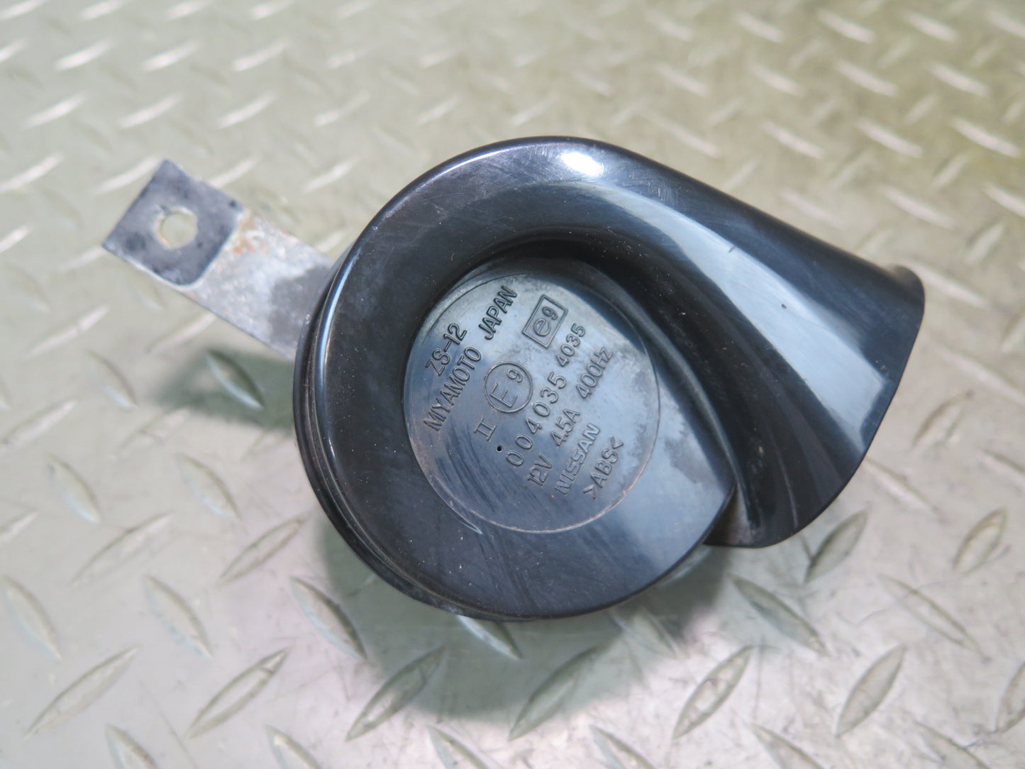 09-20 Nissan Z34 370Z Set of 2 High & Low Tone Note Pitch Horn Signal OEM
