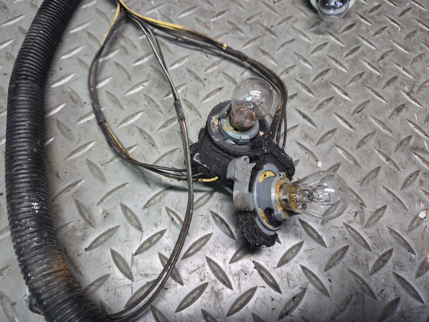 1993 Chevrolet Corvette C4 Rear Bumper Tail Light Wire Wiring Harness OEM