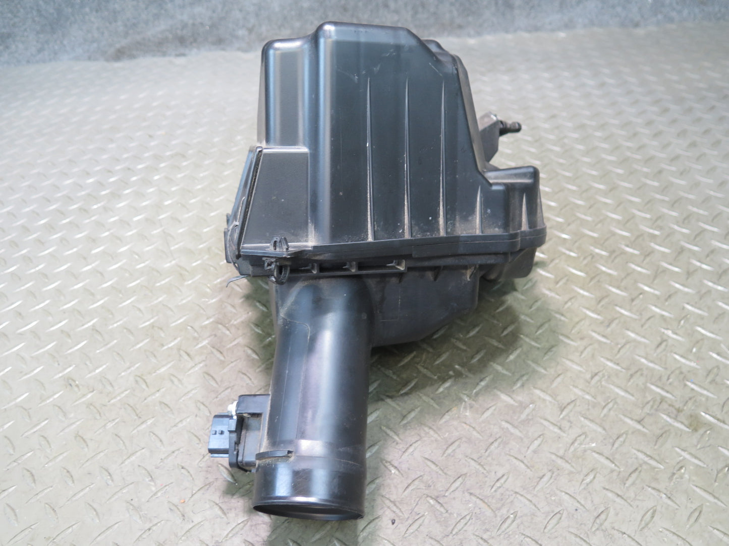 09-20 Nissan Z34 370Z Left Air Intake Cleaner Filter Box w MAF Sensor OEM