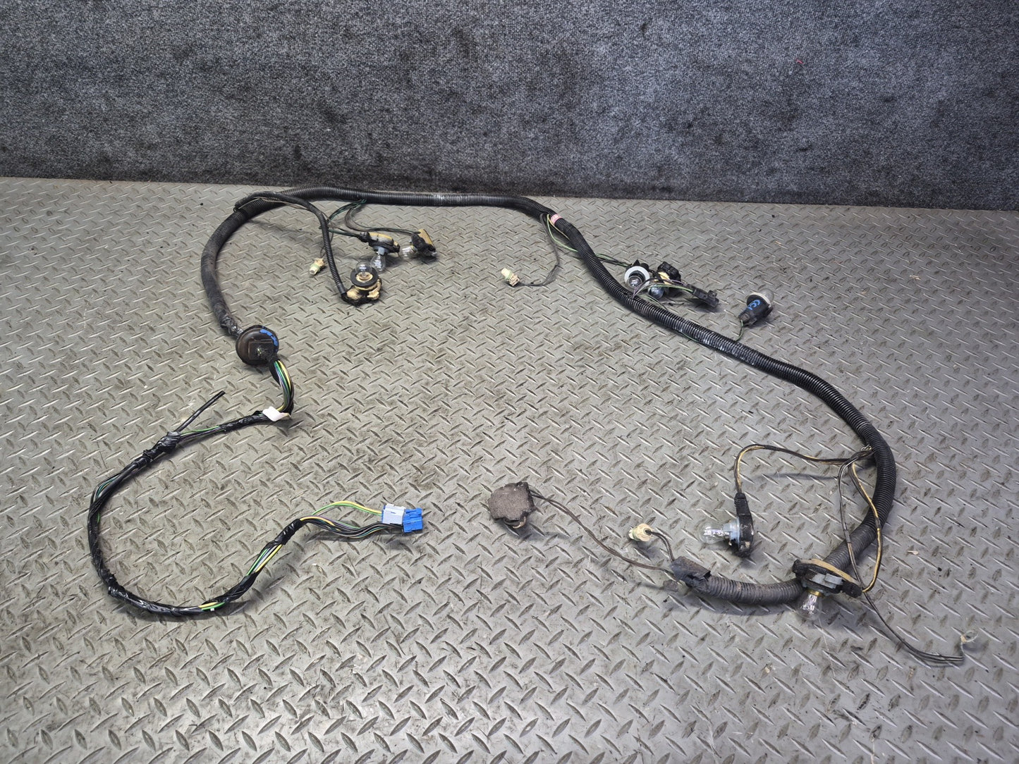 1993 Chevrolet Corvette C4 Rear Bumper Tail Light Wire Wiring Harness OEM