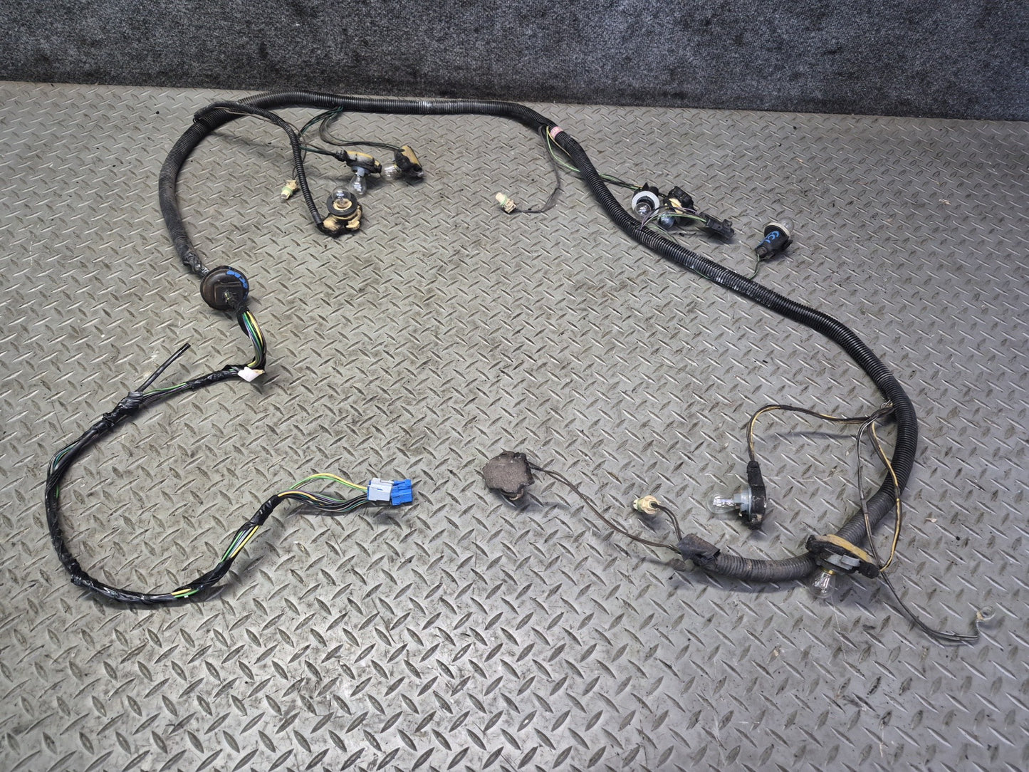 1993 Chevrolet Corvette C4 Rear Bumper Tail Light Wire Wiring Harness OEM