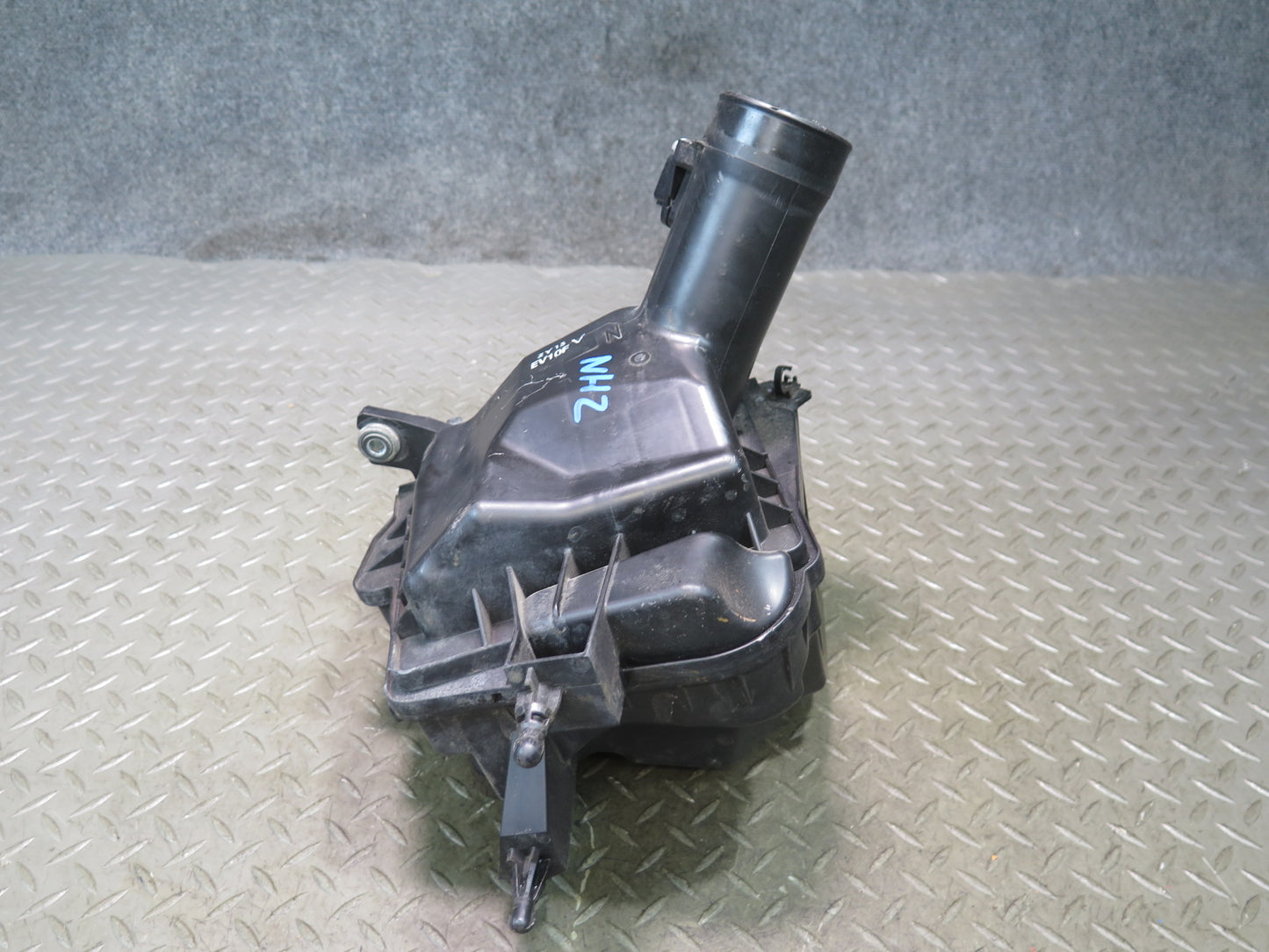 09-20 Nissan Z34 370Z Left Air Intake Cleaner Filter Box w MAF Sensor OEM