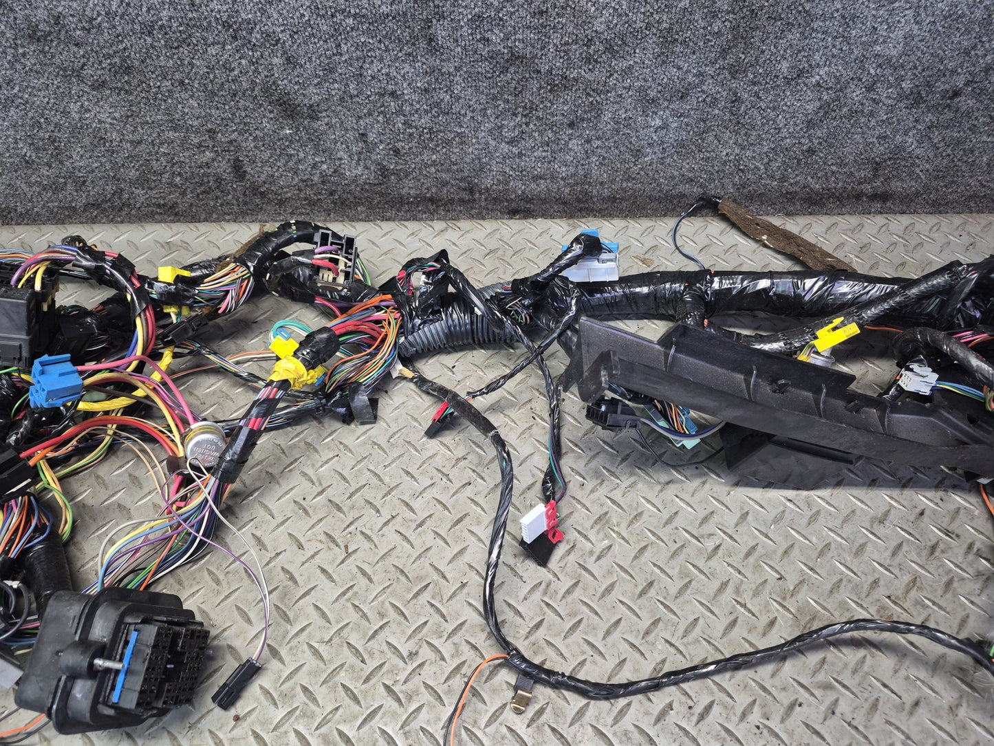 1995 Chevrolet Corvette C4 A/T Under Dash Interior Wire Wiring Harness OEM