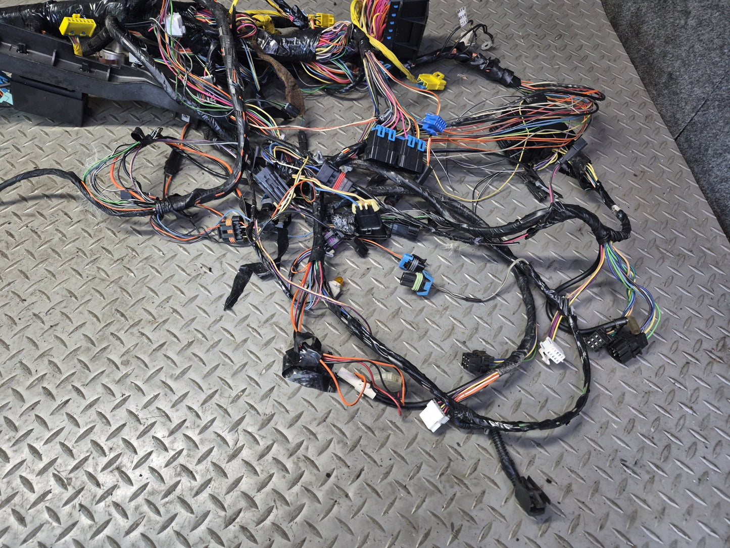 1995 Chevrolet Corvette C4 A/T Under Dash Interior Wire Wiring Harness OEM