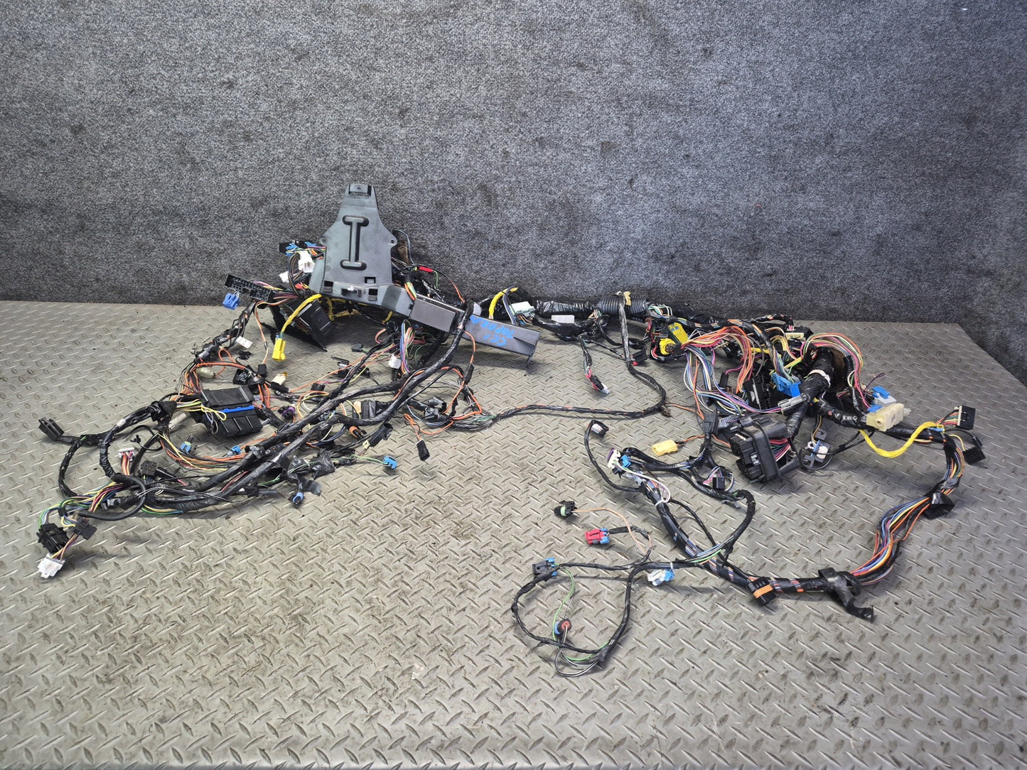 1995 Chevrolet Corvette C4 A/T Under Dash Interior Wire Wiring Harness OEM