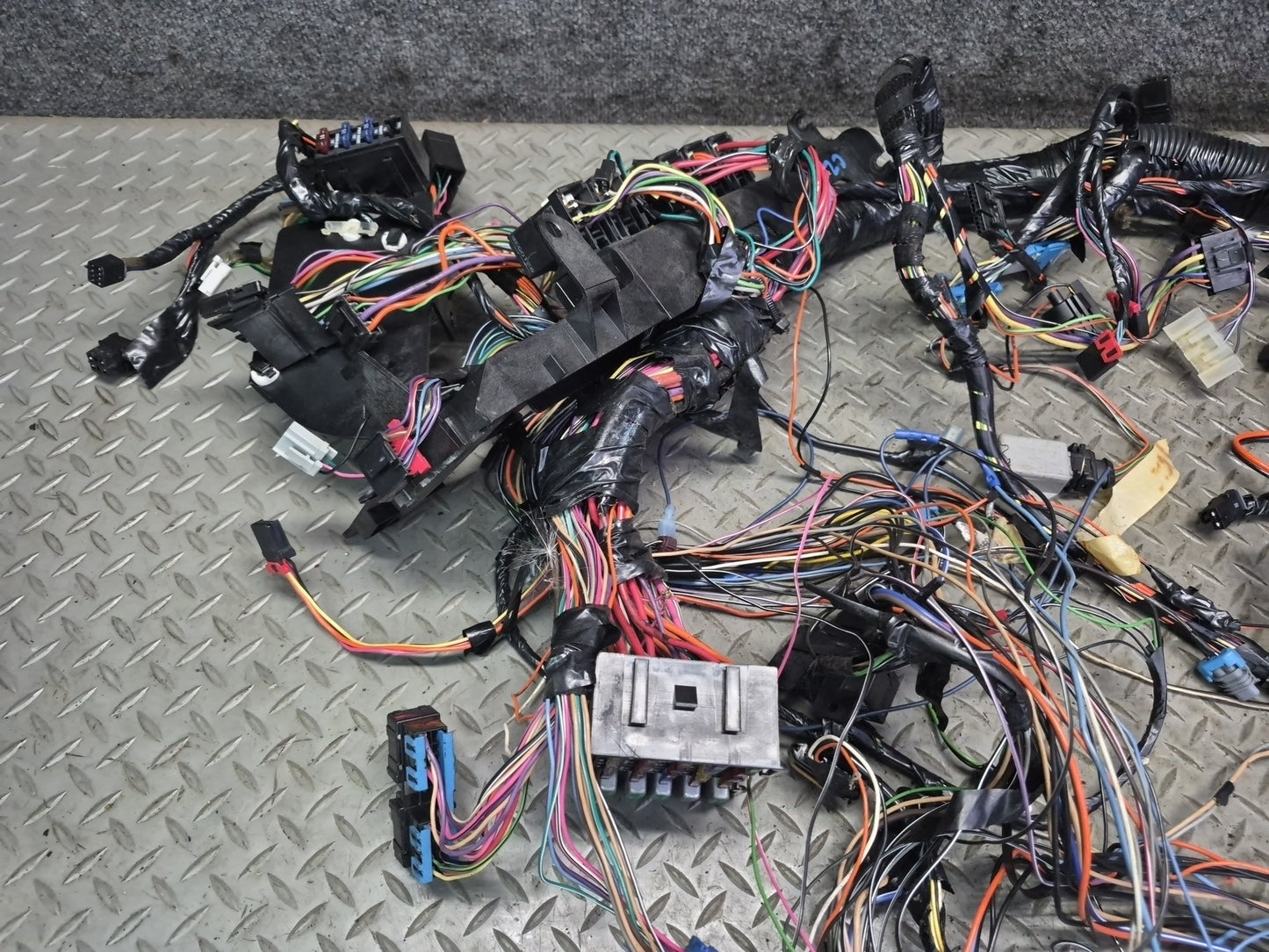 1992 Chevrolet Corvette C4 A/T Under Dash Wire Wiring Harness