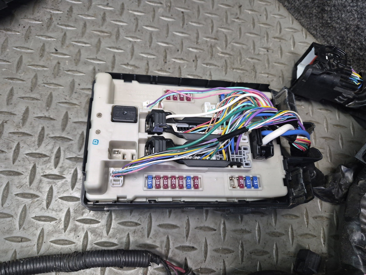 2013 Nissan Z34 370Z Convertible A/T Engine Bay Wire Wiring Harness OEM