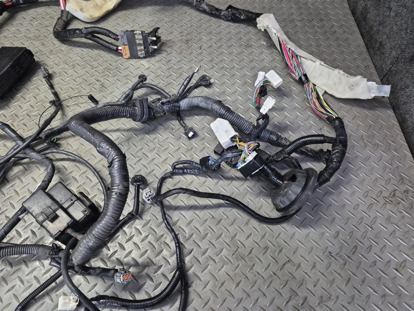 2013 Nissan Z34 370Z Convertible A/T Engine Bay Wire Wiring Harness OEM