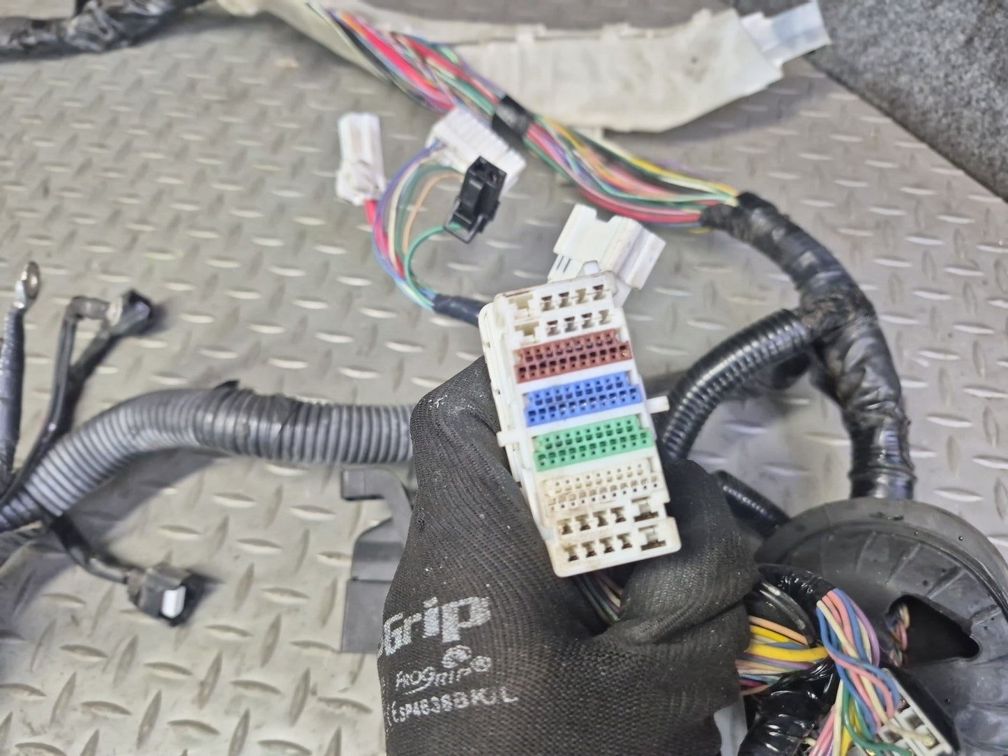 2013 Nissan Z34 370Z Convertible A/T Engine Bay Wire Wiring Harness OEM