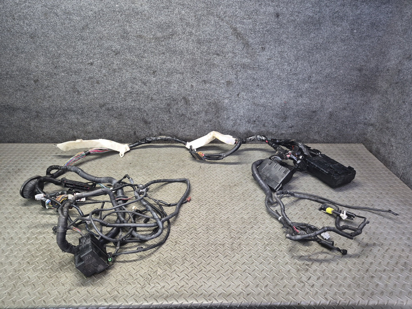 2013 Nissan Z34 370Z Convertible A/T Engine Bay Wire Wiring Harness OEM
