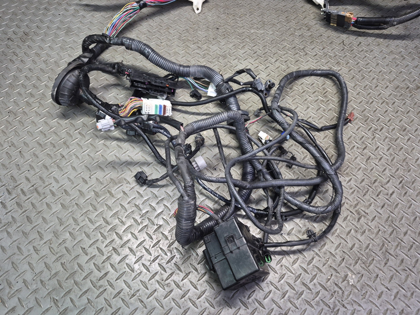 2013 Nissan Z34 370Z Convertible A/T Engine Bay Wire Wiring Harness OEM