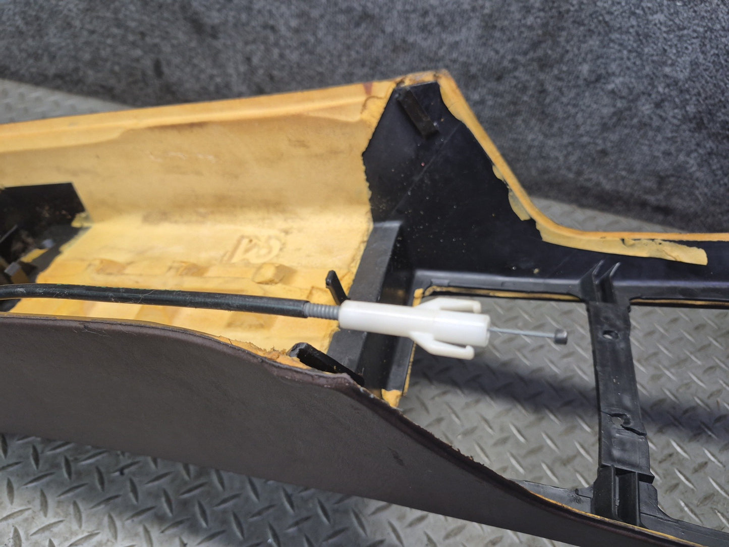 86-91 Mercedes W126 560SEL Center Console Trim Cover Panel Brasil Damaged