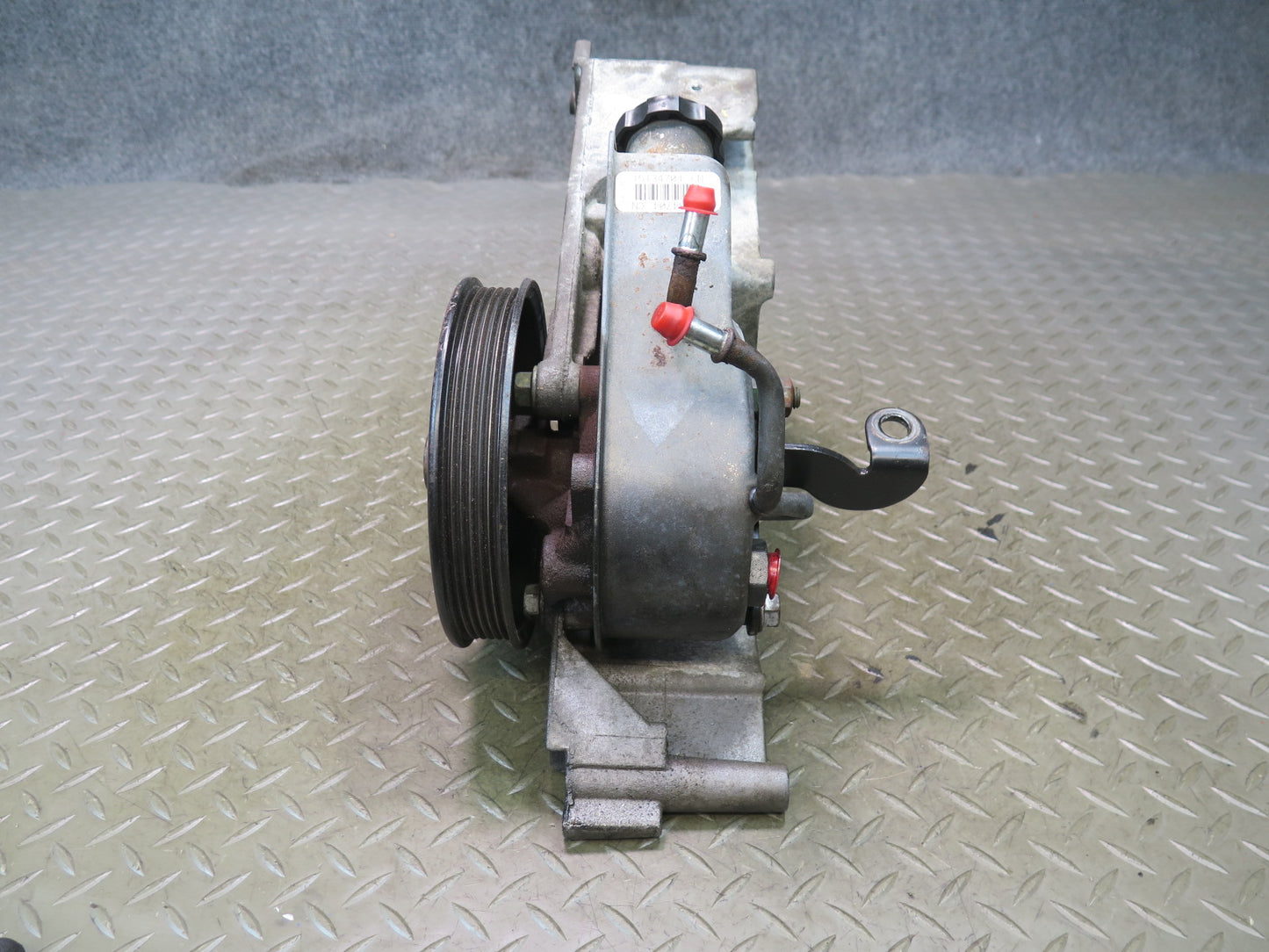 2003-2007 Hummer H2 Power Steering Pump w Pulley 15134704 OEM