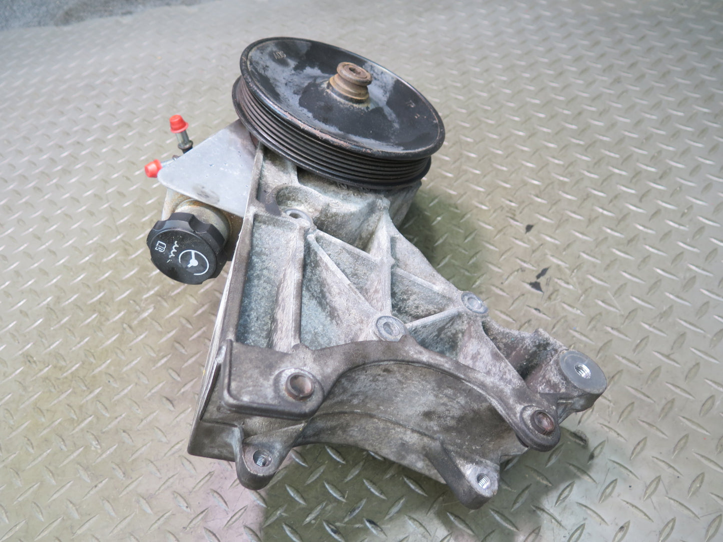 2003-2007 Hummer H2 Power Steering Pump w Pulley 15134704 OEM