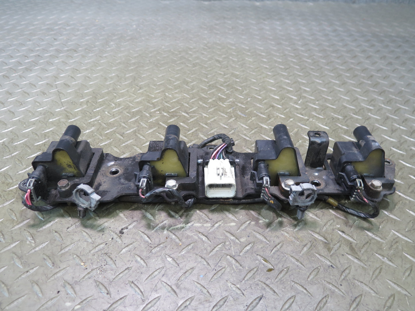 2003-2007 Hummer H2 6.0L Left & Right Ignition Coil Pack Set of 2