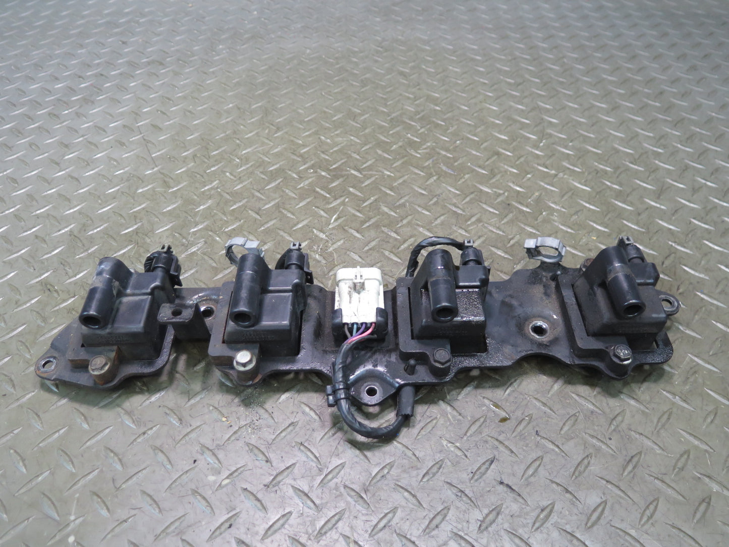 2003-2007 Hummer H2 6.0L Left & Right Ignition Coil Pack Set of 2