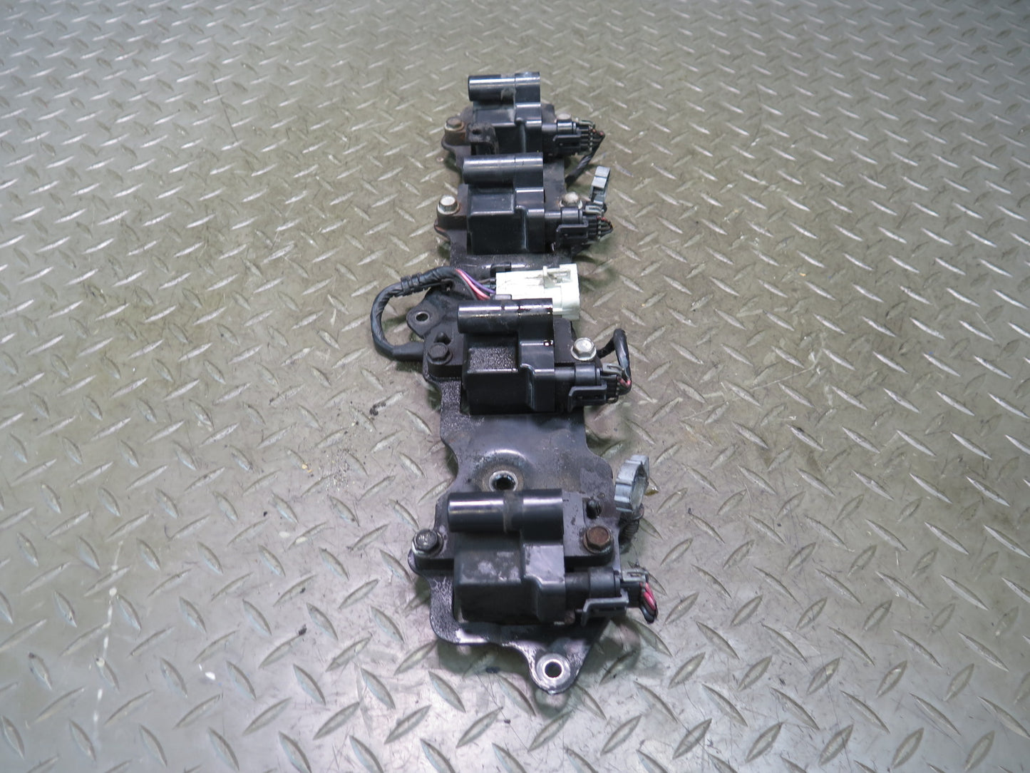 2003-2007 Hummer H2 6.0L Left & Right Ignition Coil Pack Set of 2