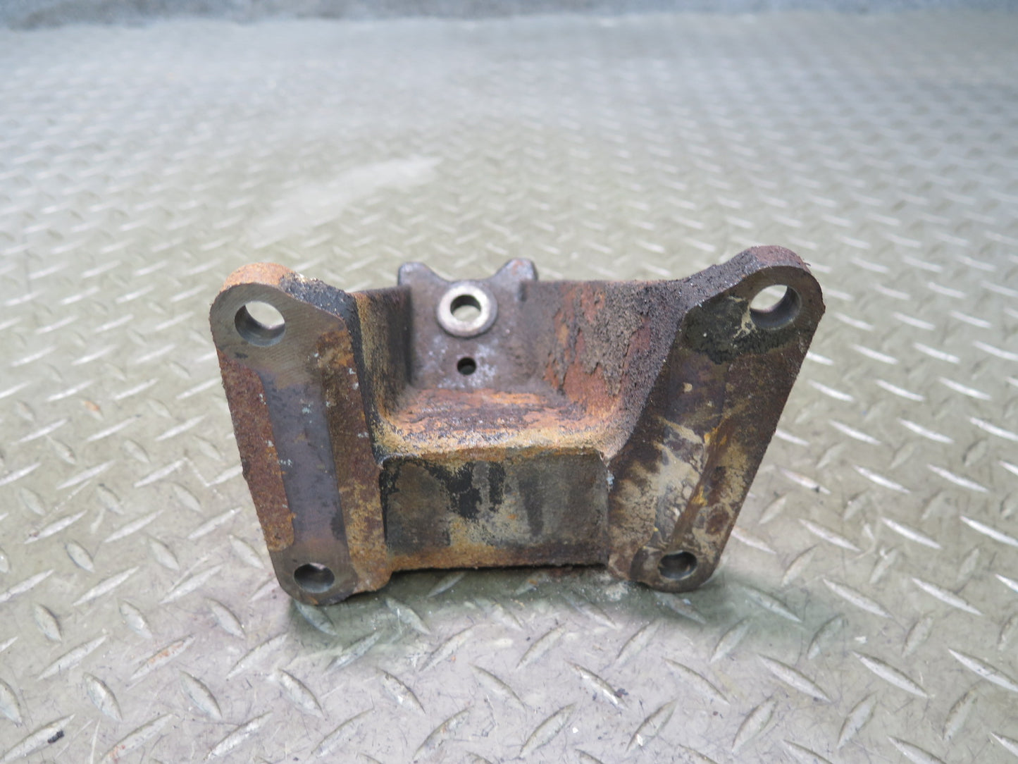 1996-1997 Lexus FZJ80L LX450 4.5L Engine Motor Mount Support Bracket Set of 2