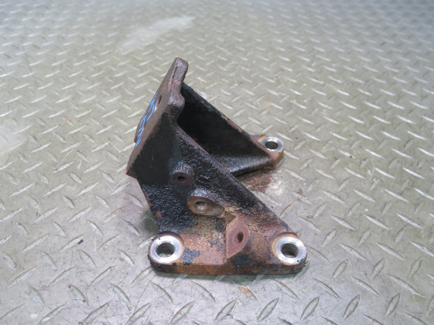 1996-1997 Lexus FZJ80L LX450 4.5L Engine Motor Mount Support Bracket Set of 2