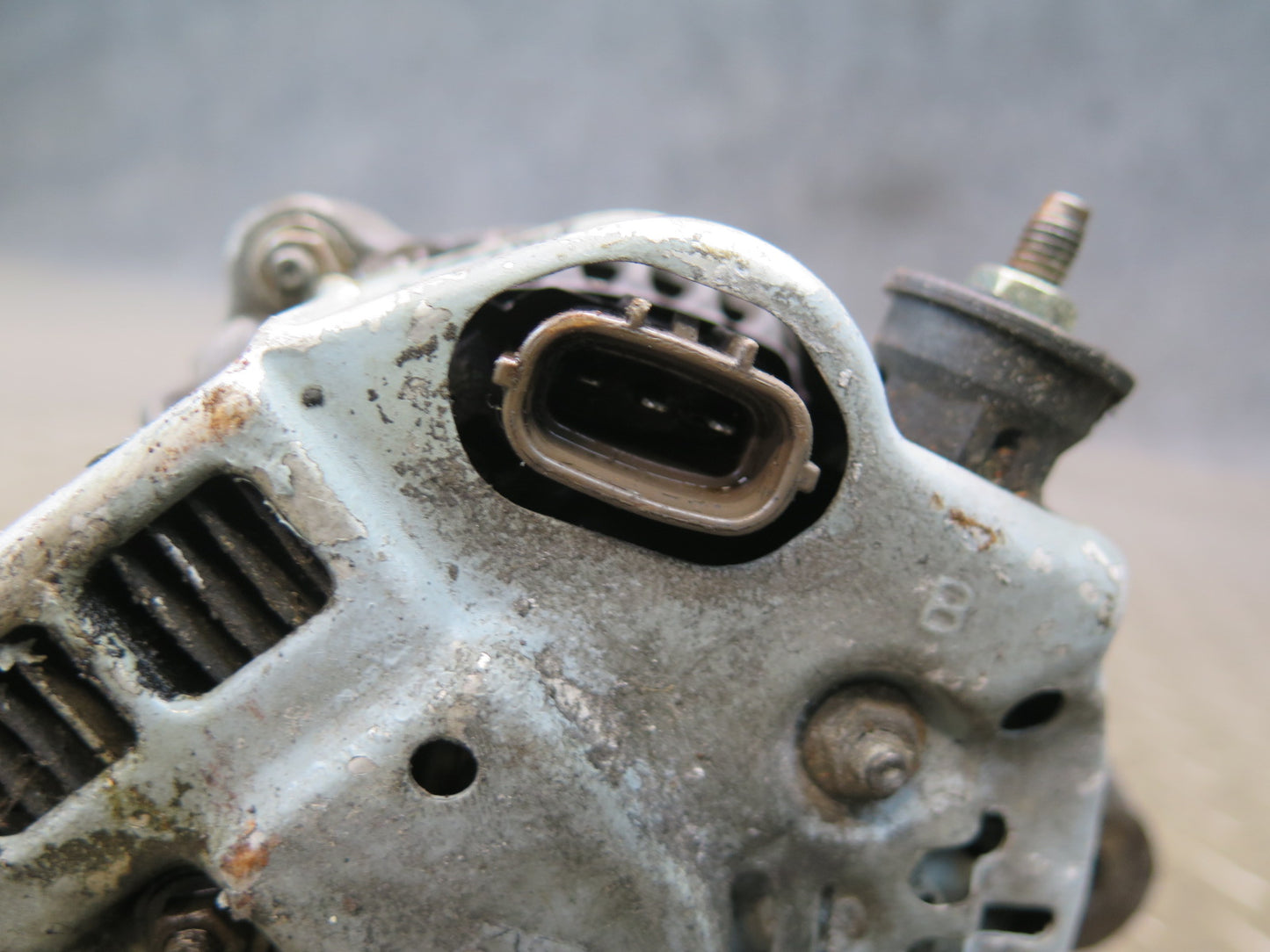 1996-1997 Lexus FZJ80L LX450 4.5L Engine Alternator Generator