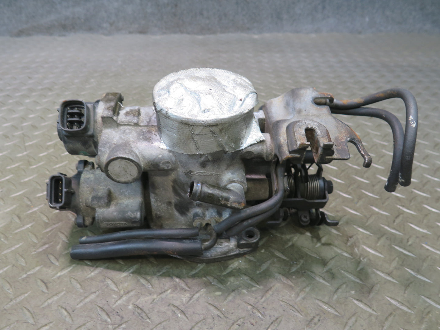1996-1997 Lexus FZJ80L LX450 4.5L Engine Motor Throttle Body