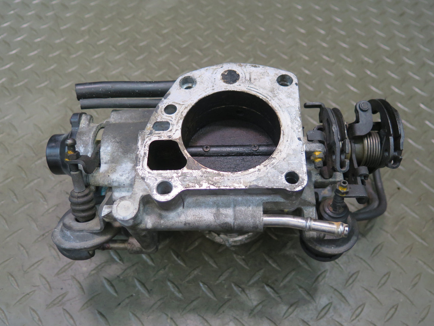 1996-1997 Lexus FZJ80L LX450 4.5L Engine Motor Throttle Body