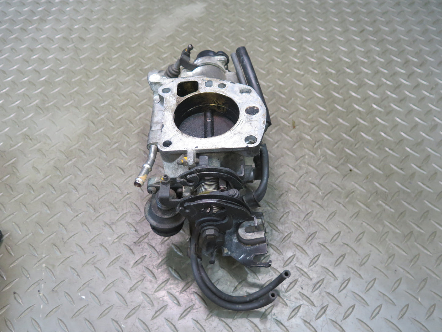 1996-1997 Lexus FZJ80L LX450 4.5L Engine Motor Throttle Body
