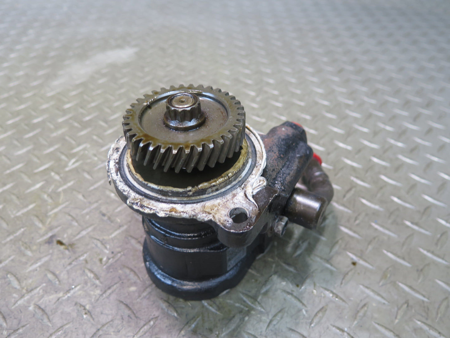 1996-1997 Lexus FZJ80L LX450 4.5L Power Steering Pump w Sprockets