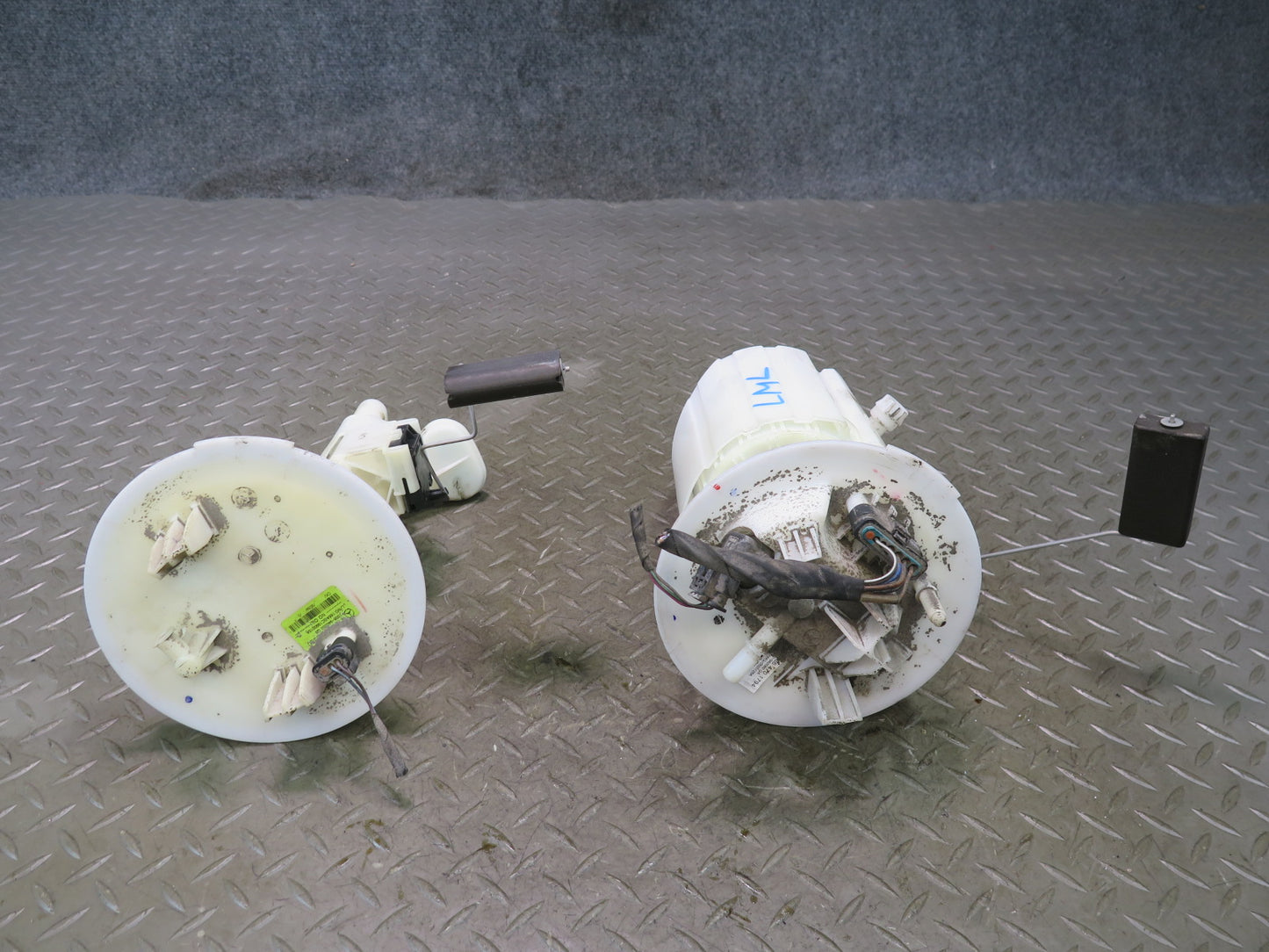 2012-2015 Mercedes W166 ML63 AMG M157 Fuel Pump Level Sensor Sending Unit Set