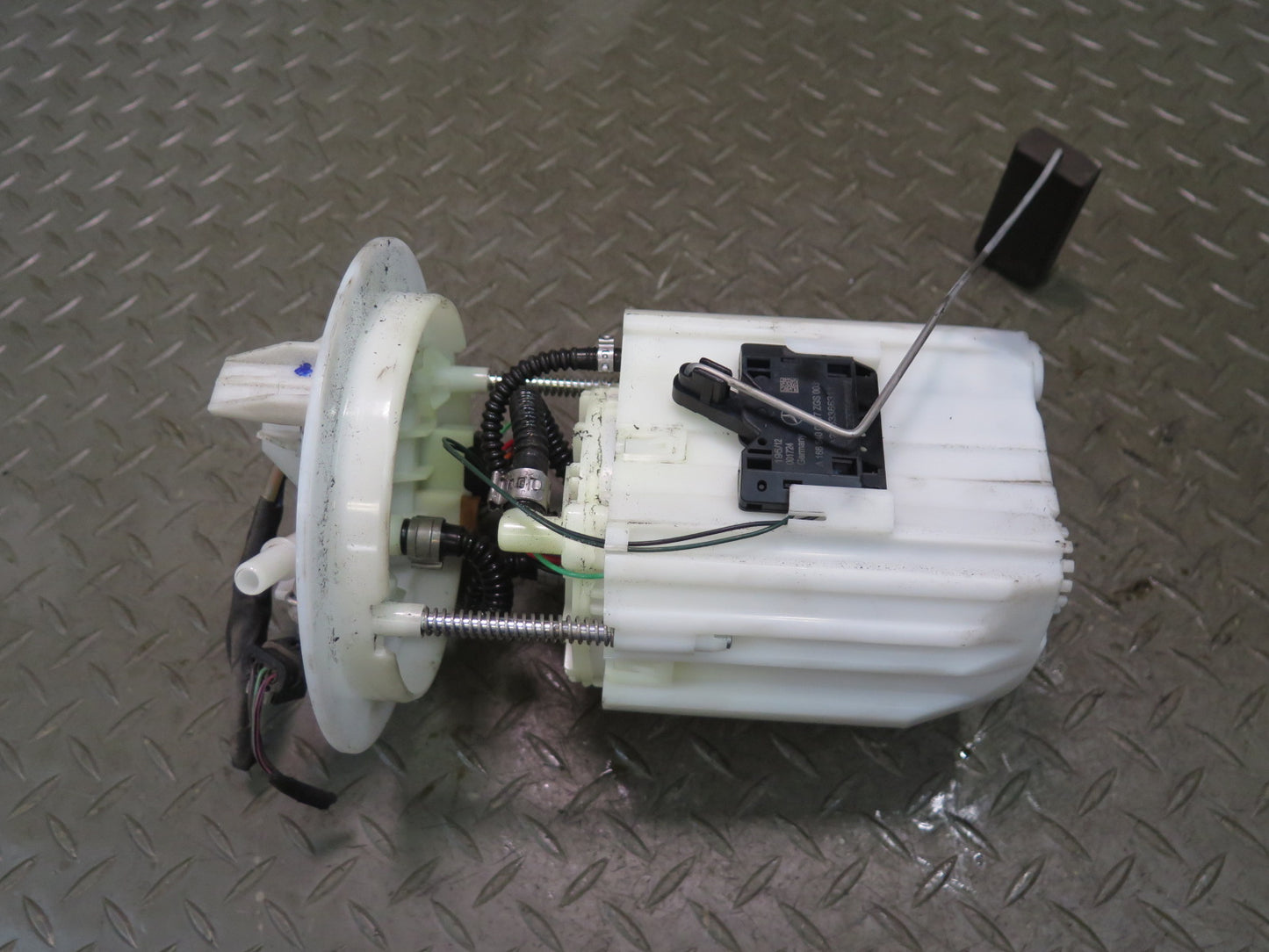 2012-2015 Mercedes W166 ML63 AMG M157 Fuel Pump Level Sensor Sending Unit Set