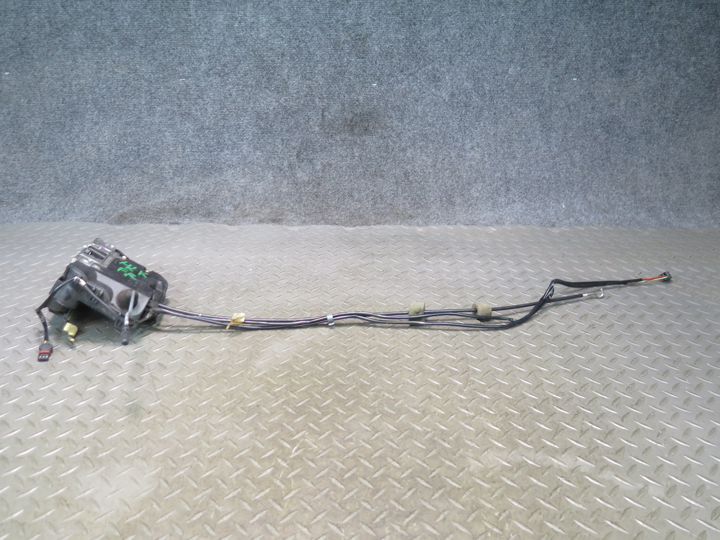 05-11 Mercedes R171 Slk-class Right Door Lock Latch Actuator OEM