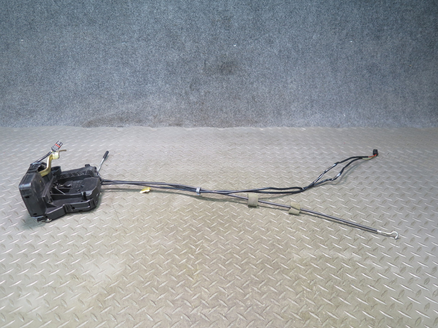 05-11 Mercedes R171 Slk-class Right Door Lock Latch Actuator OEM