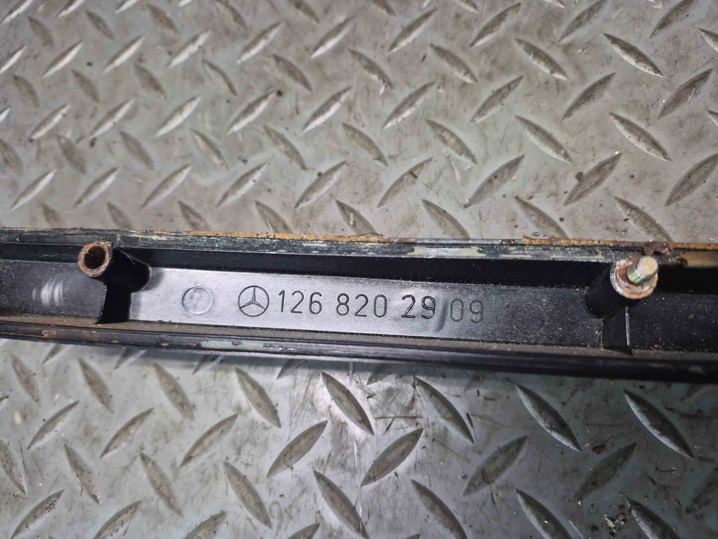 86-91 Mercedes W126 560SEL Rear Trunk Lid License Plate Light w Trim Panel OEM