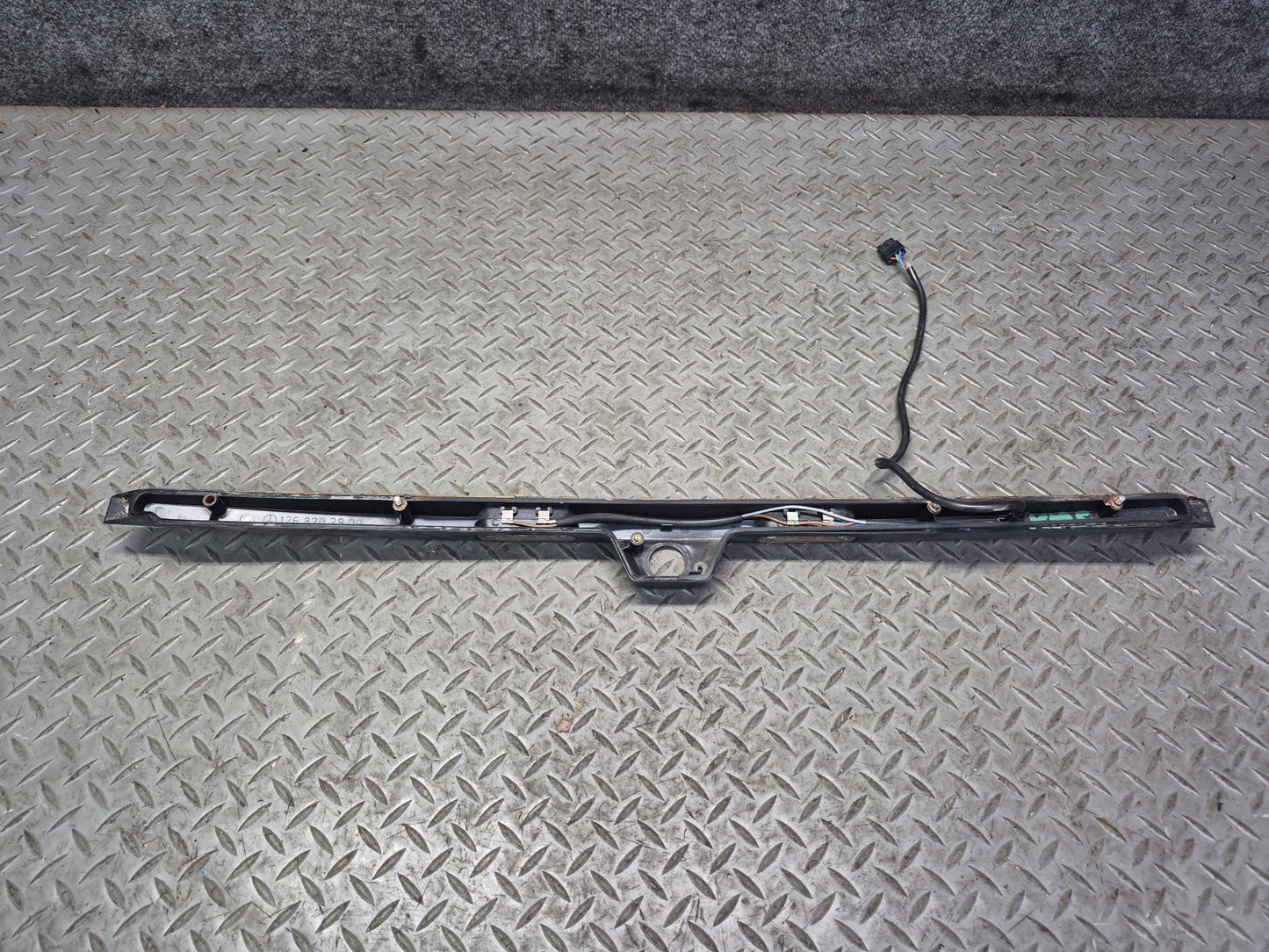 86-91 Mercedes W126 560SEL Rear Trunk Lid License Plate Light w Trim Panel OEM