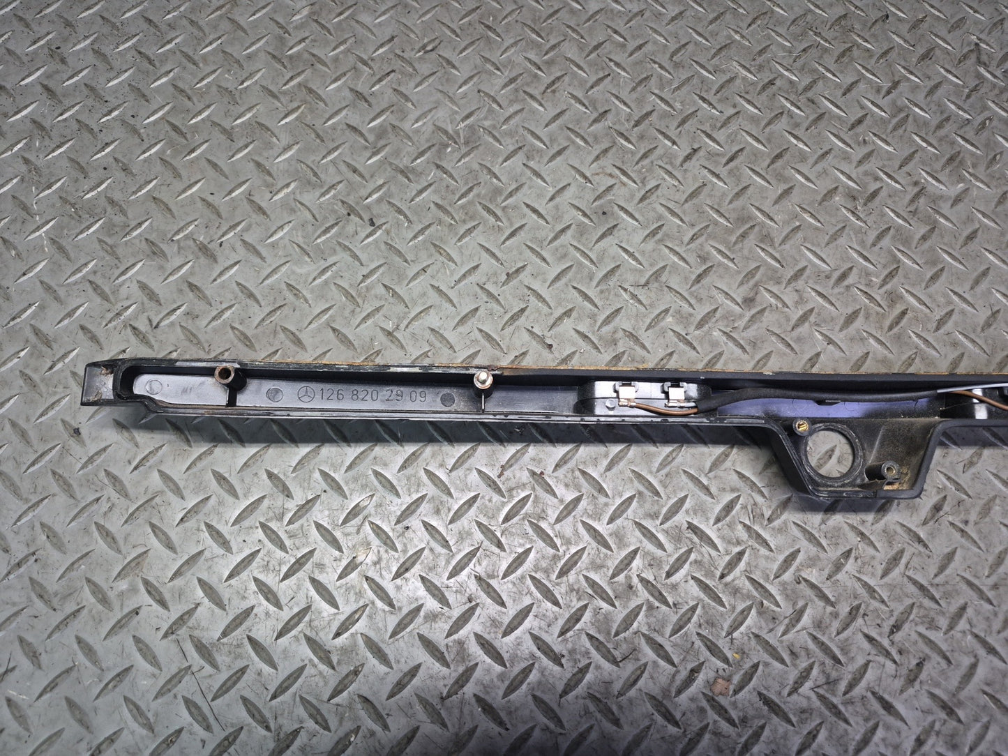 86-91 Mercedes W126 560SEL Rear Trunk Lid License Plate Light w Trim Panel OEM