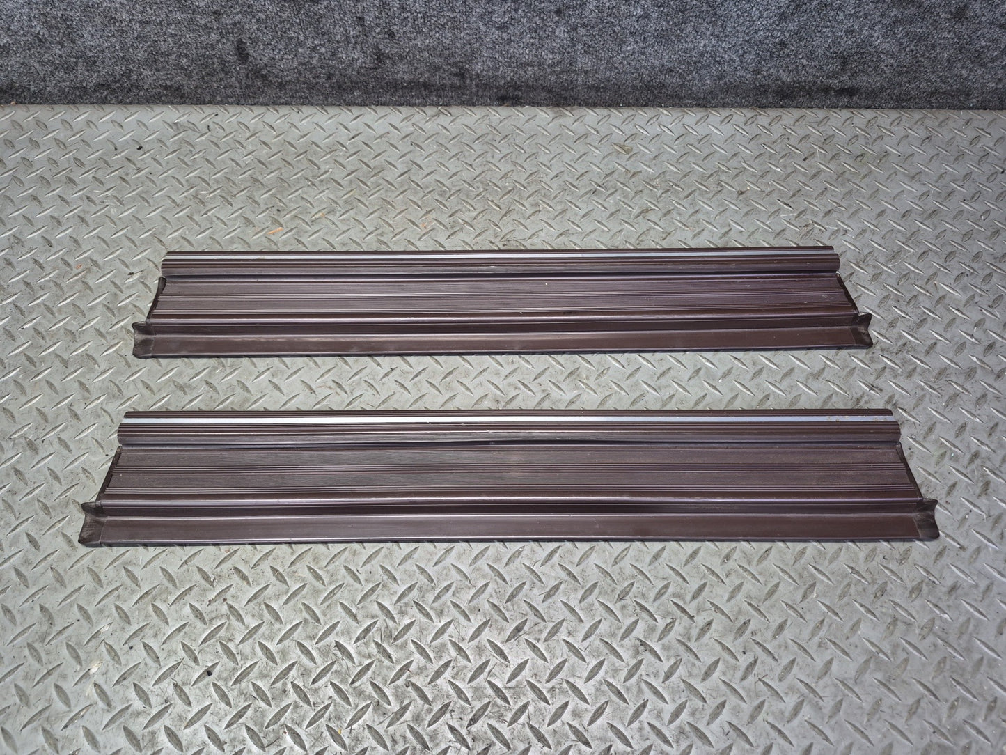 86-91 Mercedes W126 Set of 2 Rear Door Scuff Sill Plate Trim Panel Brown OEM