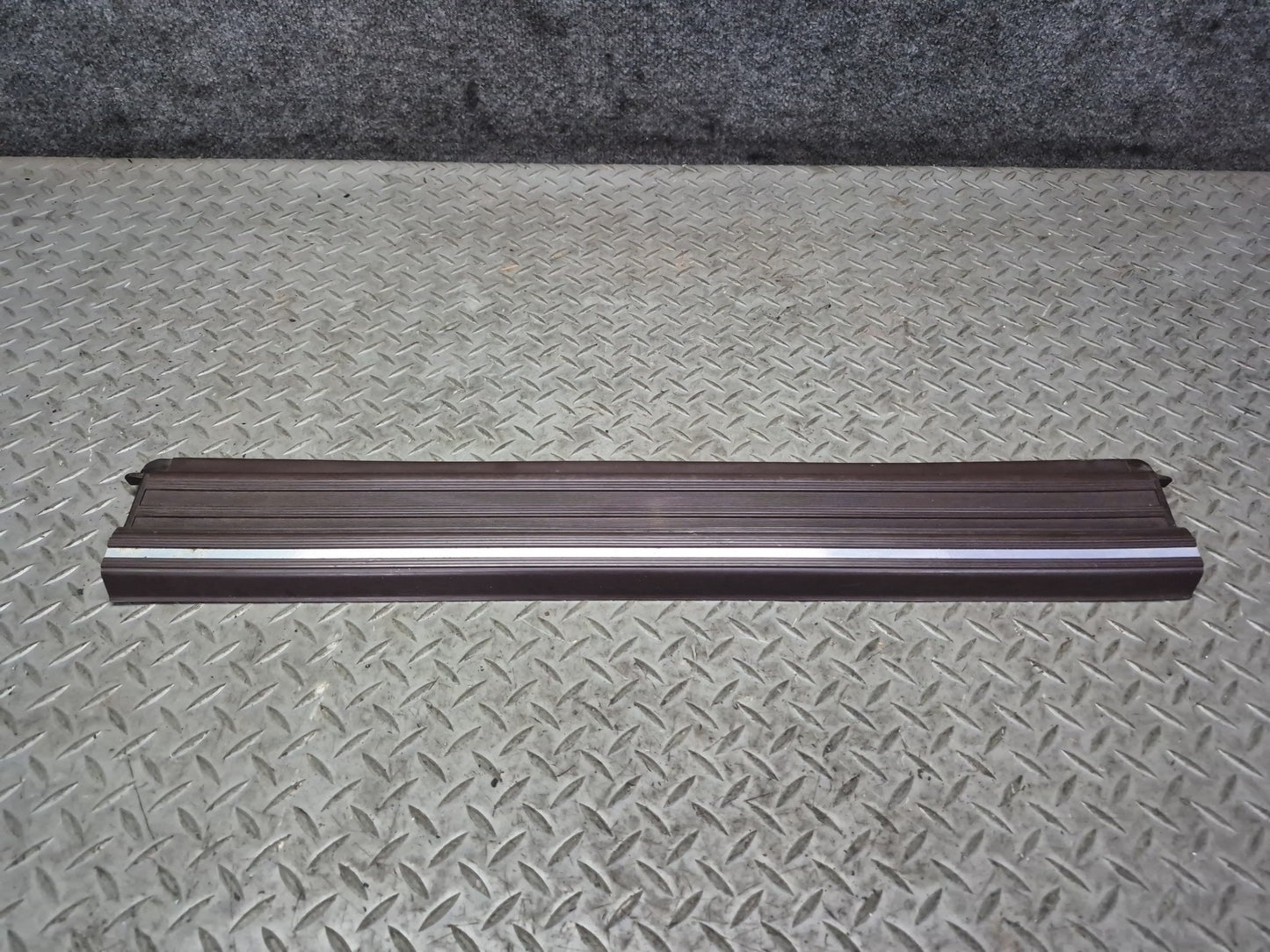 86-91 Mercedes W126 Set of 2 Rear Door Scuff Sill Plate Trim Panel Brown OEM