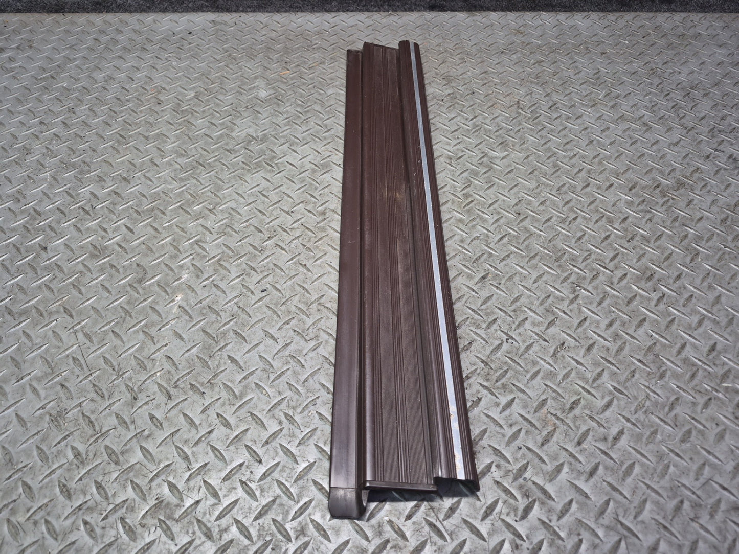 86-91 Mercedes W126 Set of 2 Rear Door Scuff Sill Plate Trim Panel Brown OEM