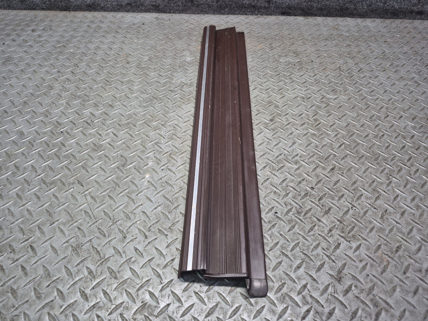 86-91 Mercedes W126 Set of 2 Rear Door Scuff Sill Plate Trim Panel Brown OEM