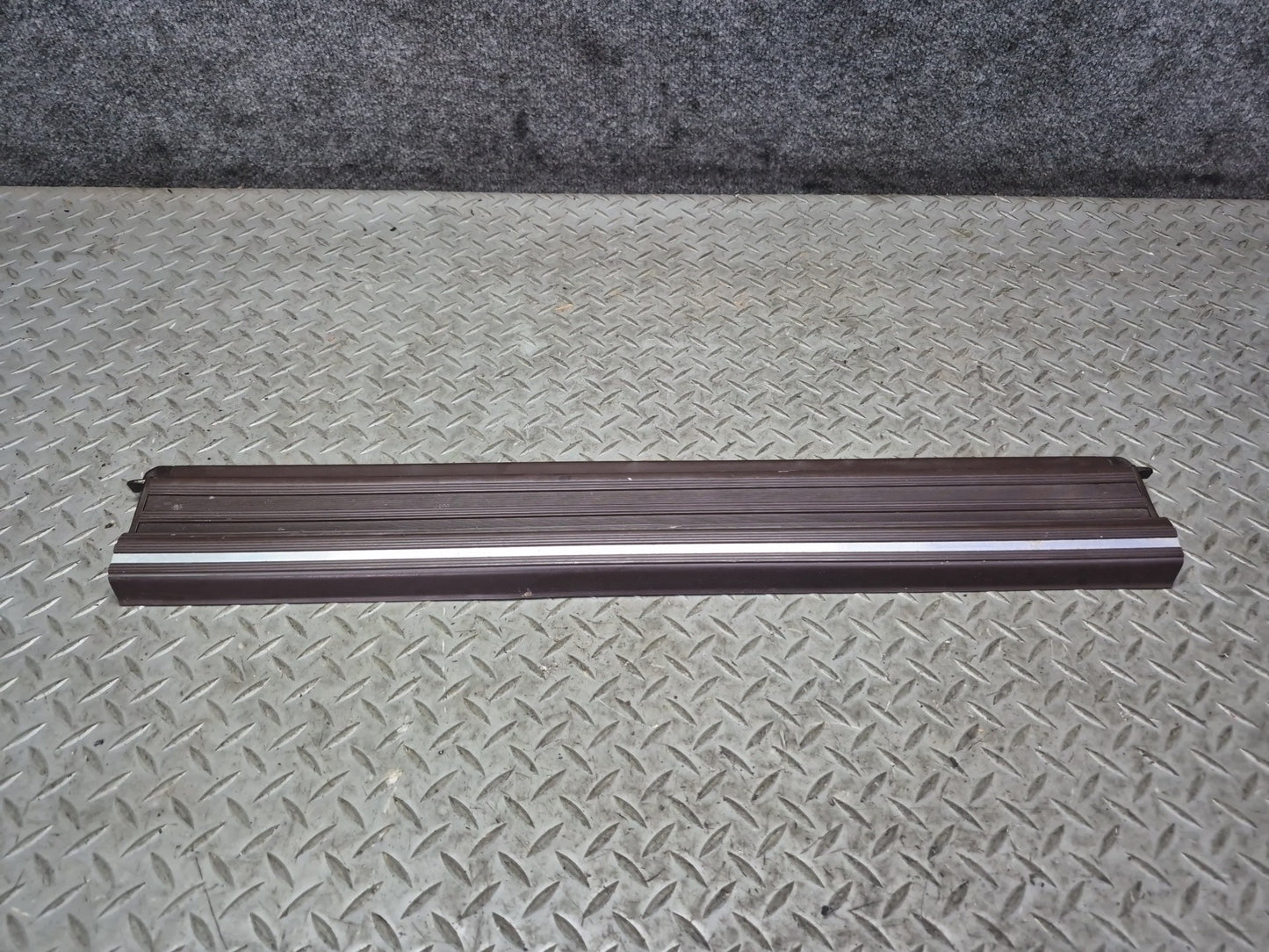 86-91 Mercedes W126 Set of 2 Rear Door Scuff Sill Plate Trim Panel Brown OEM