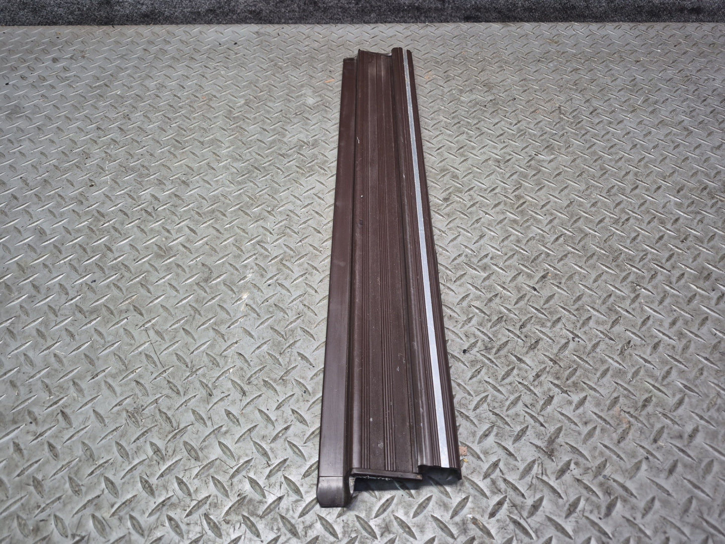 86-91 Mercedes W126 Set of 2 Rear Door Scuff Sill Plate Trim Panel Brown OEM