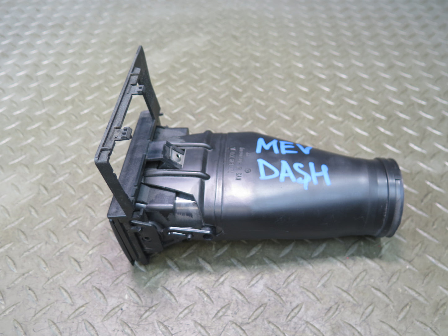 99-03 VW Eurovan T4 Set of 3 Dash Front Left Center Right Air Vent OEM