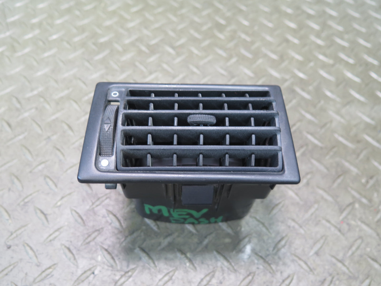 99-03 VW Eurovan T4 Set of 3 Dash Front Left Center Right Air Vent OEM
