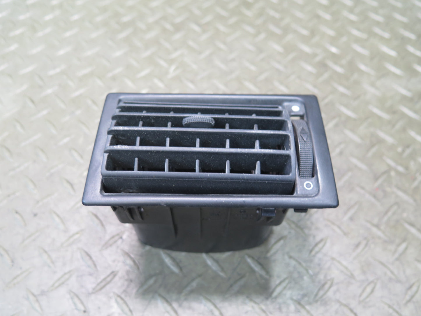 99-03 VW Eurovan T4 Set of 3 Dash Front Left Center Right Air Vent OEM