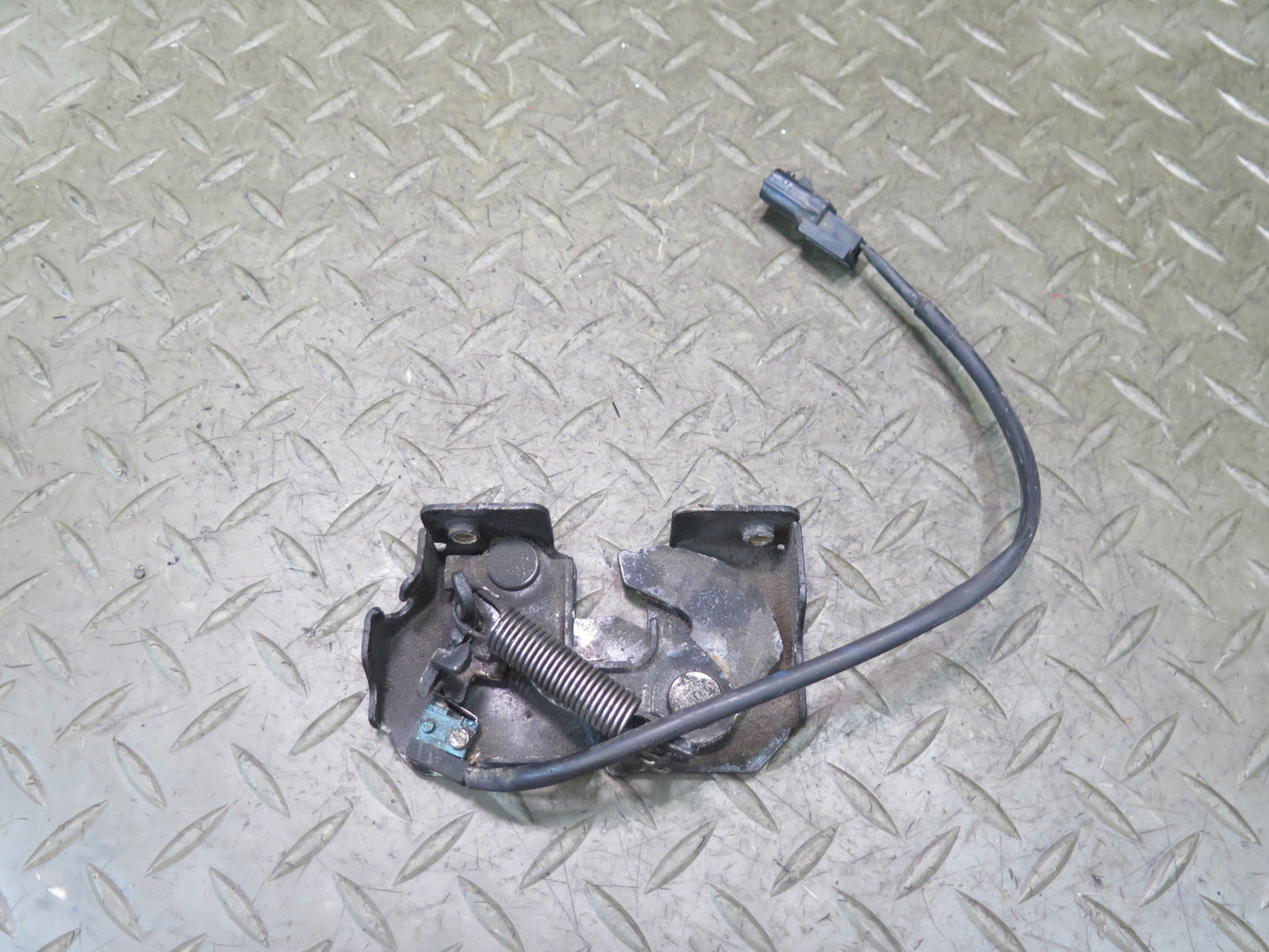 09-20 Nissan Z34 370Z Left & Right Hood Lock Latch w Release Cable Set Assy OEM