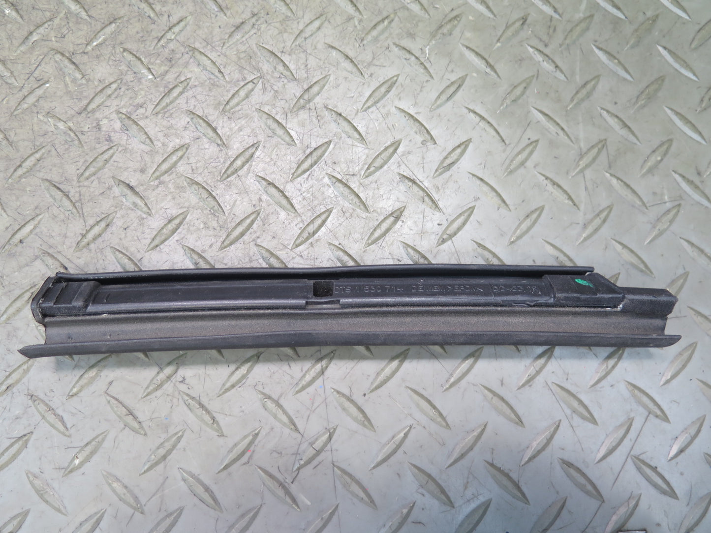 10-19 Nissan Z34 370Z Convertible TOP Roof Weatherstrip Rubber Seal Set Damaged