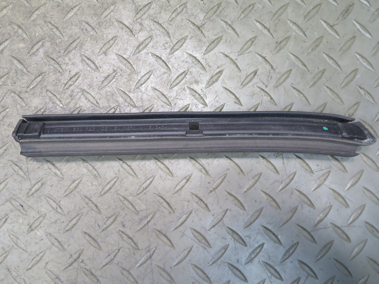10-19 Nissan Z34 370Z Convertible TOP Roof Weatherstrip Rubber Seal Set Damaged