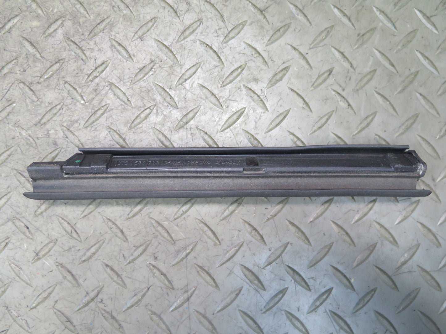 10-19 Nissan Z34 370Z Convertible TOP Roof Weatherstrip Rubber Seal Set Damaged